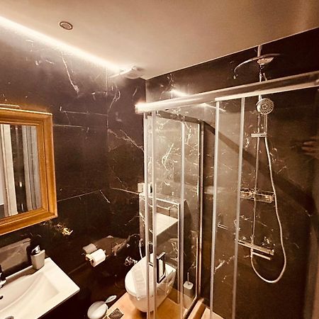 Port Twins Suites No1 พีเรียส ภายนอก รูปภาพ