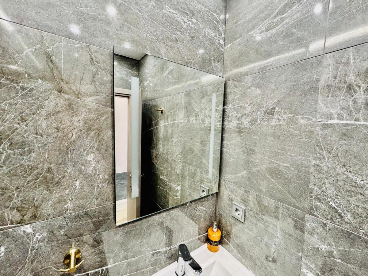 Port Twins Suites No1 พีเรียส ภายนอก รูปภาพ
