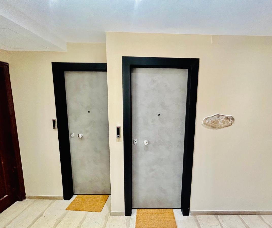 Port Twins Suites No1 พีเรียส ภายนอก รูปภาพ