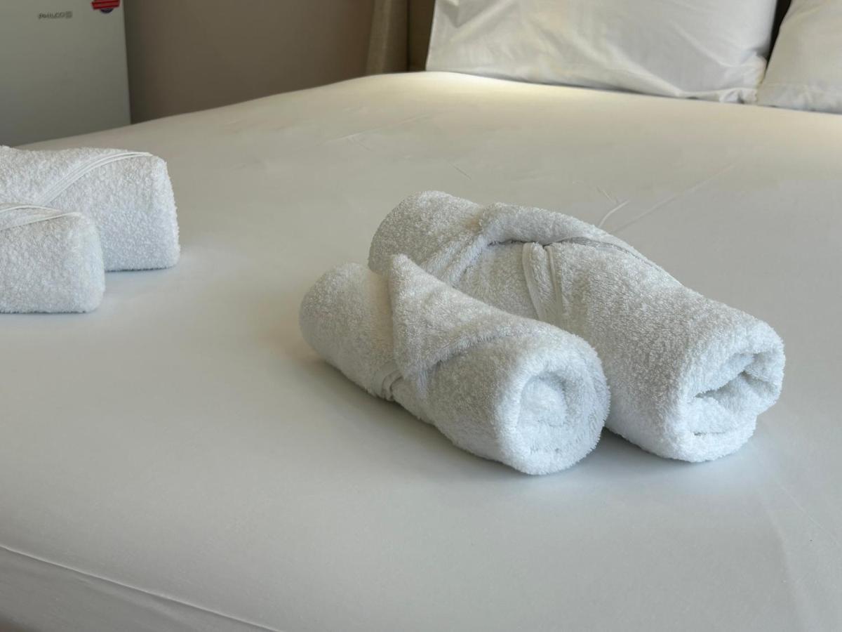 Port Twins Suites No1 พีเรียส ภายนอก รูปภาพ