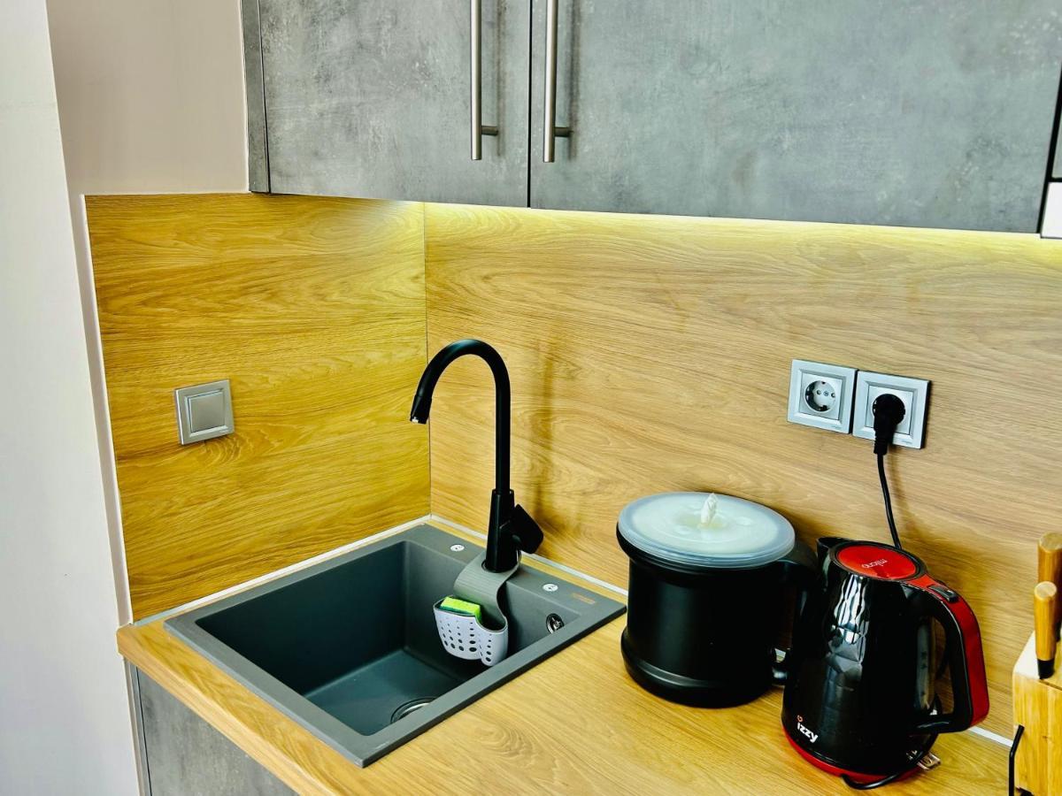 Port Twins Suites No1 พีเรียส ภายนอก รูปภาพ