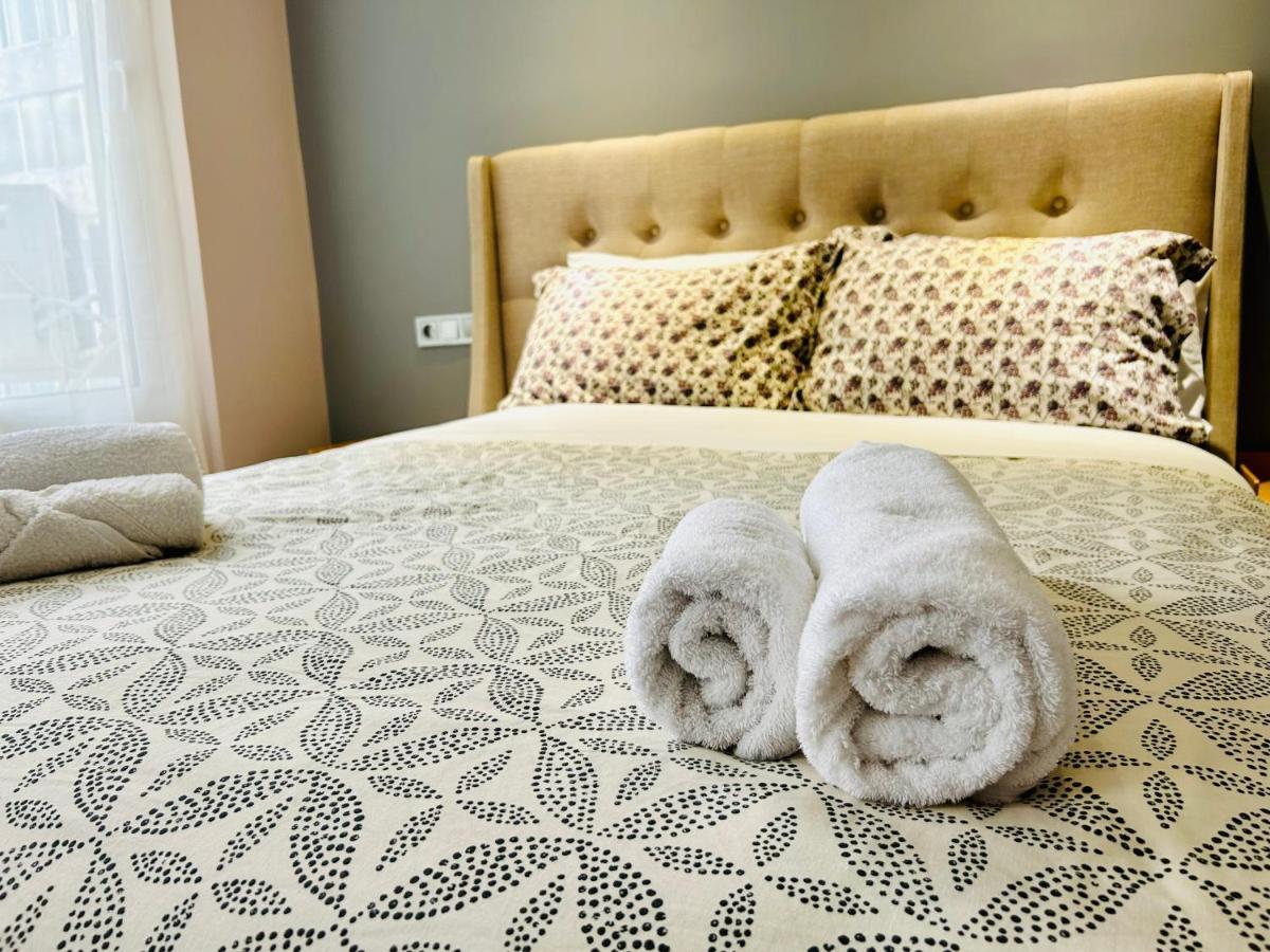 Port Twins Suites No1 พีเรียส ภายนอก รูปภาพ